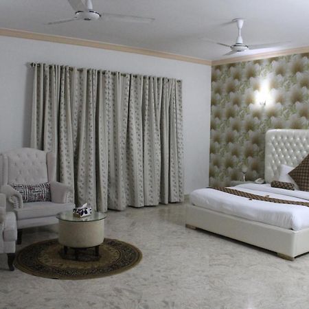 Royal Luxus Guest House Ισλαμαμπάντ Εξωτερικό φωτογραφία