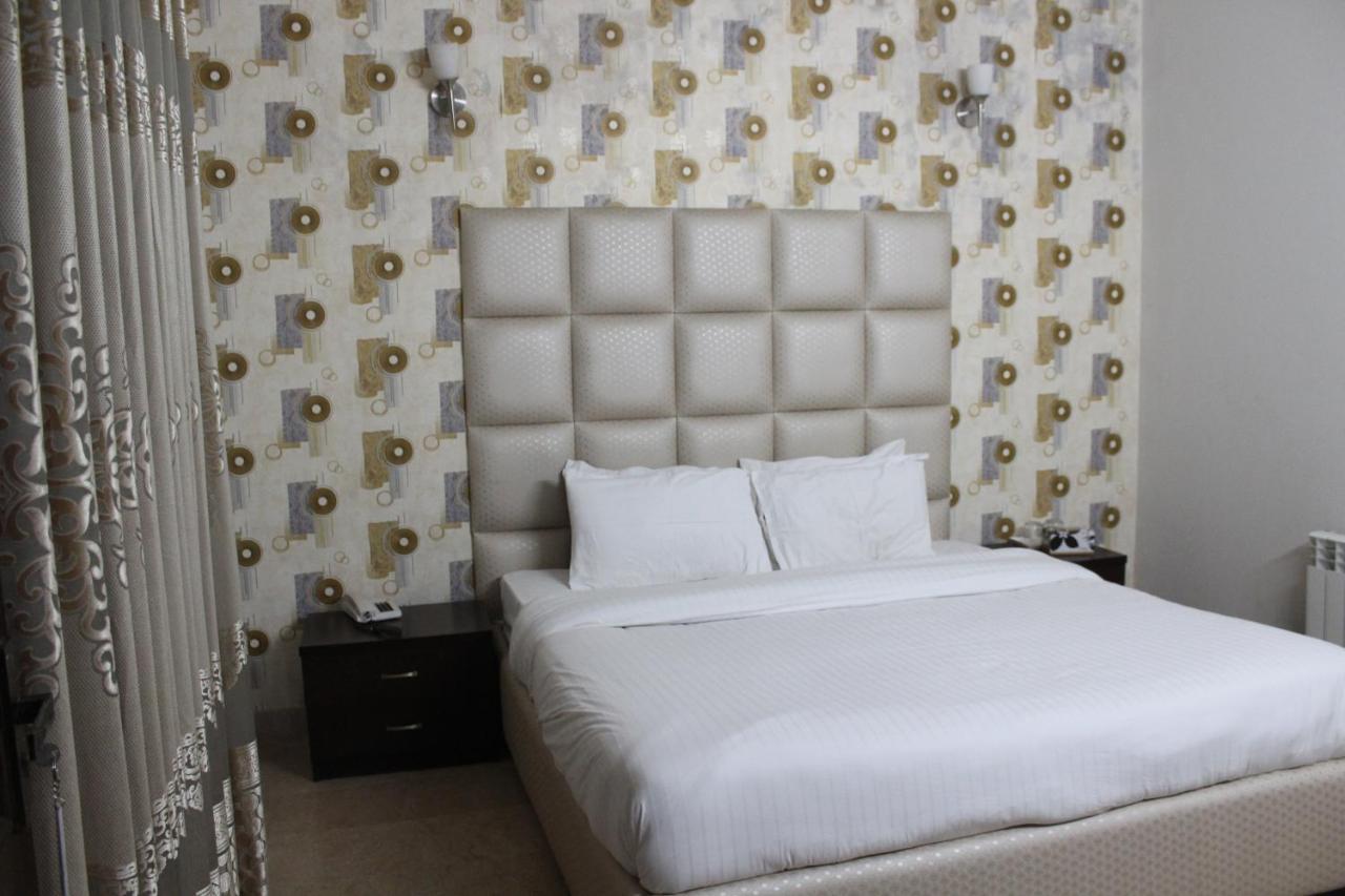 Royal Luxus Guest House Ισλαμαμπάντ Εξωτερικό φωτογραφία