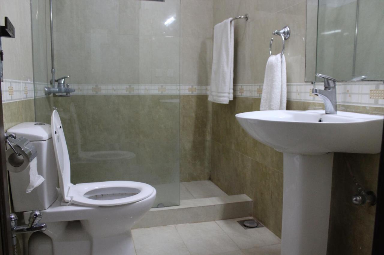 Royal Luxus Guest House Ισλαμαμπάντ Εξωτερικό φωτογραφία