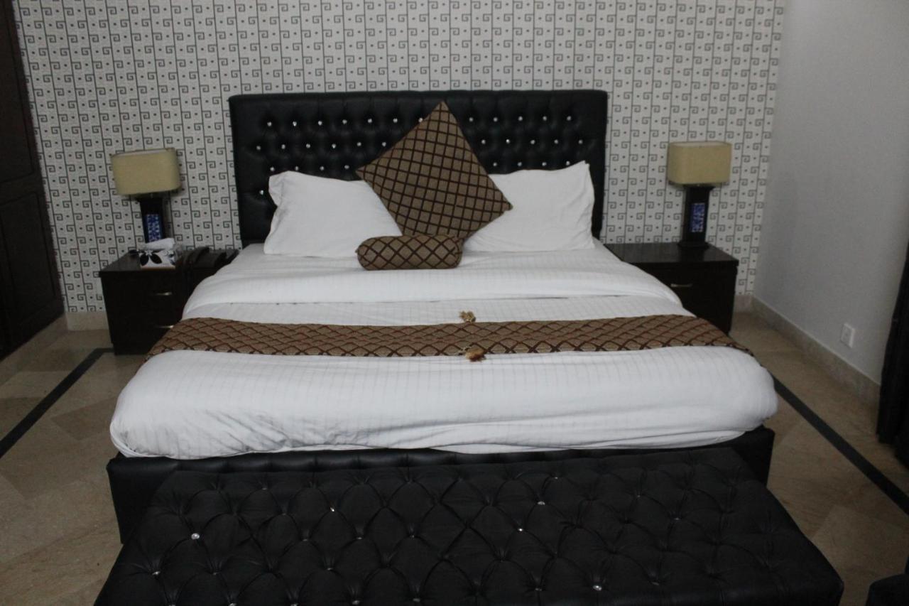 Royal Luxus Guest House Ισλαμαμπάντ Εξωτερικό φωτογραφία