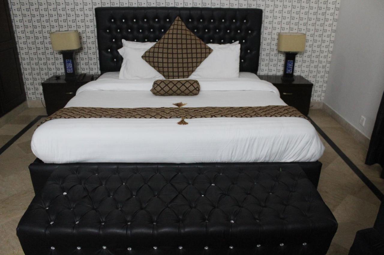 Royal Luxus Guest House Ισλαμαμπάντ Εξωτερικό φωτογραφία