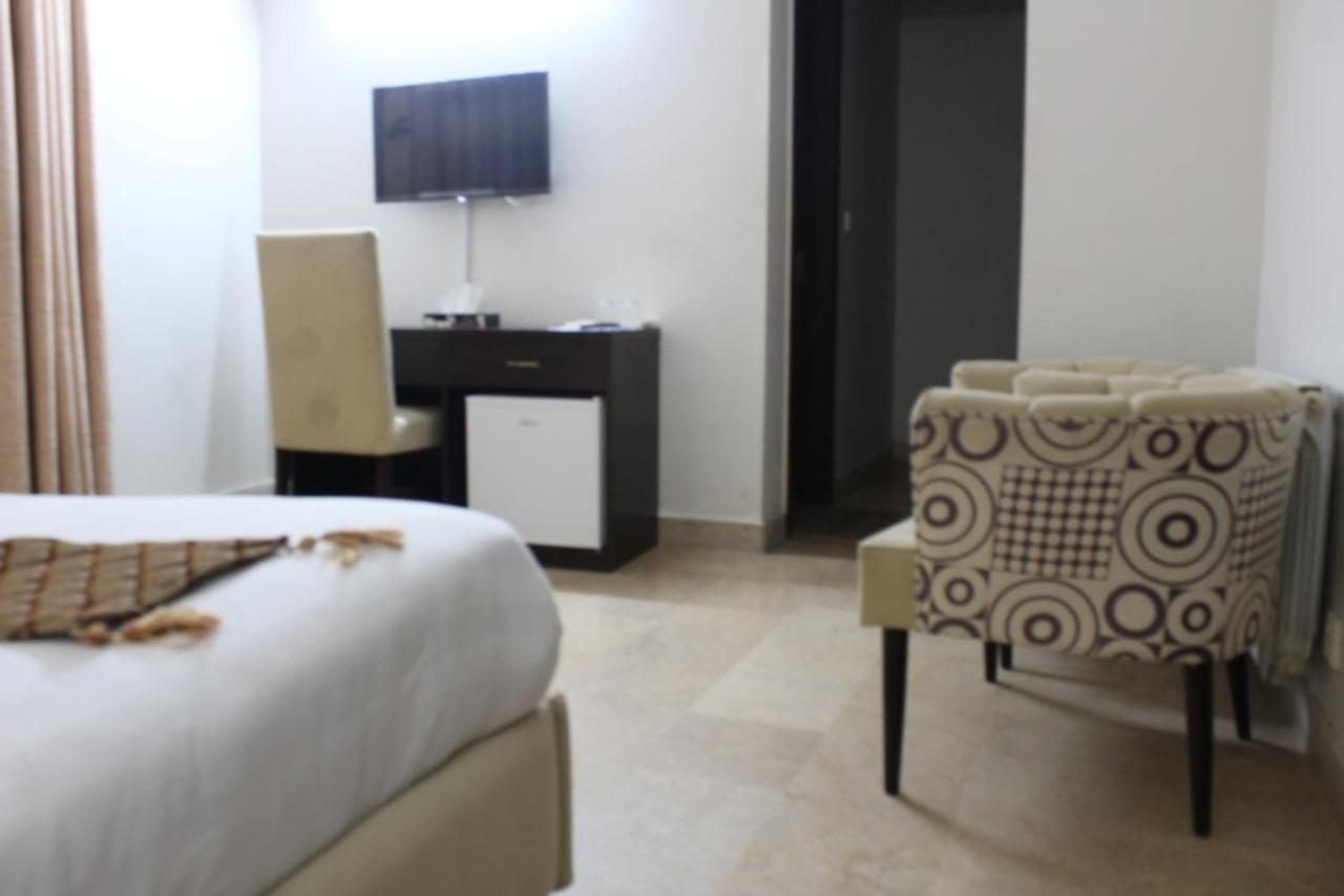 Royal Luxus Guest House Ισλαμαμπάντ Εξωτερικό φωτογραφία